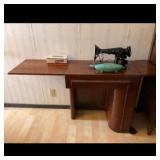 Singer Vintage Electric Sewing Machine Cabinet