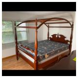 Furniture Solid Wood Four-Poster Canopy Bed Set