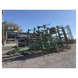 John Deere 2210L Field Cultivator