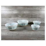 Vintage Pyrex Bowl Set