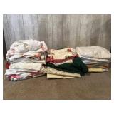Lot of Linens in Tote