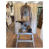 Delta 14 inch Band Saw with Blades