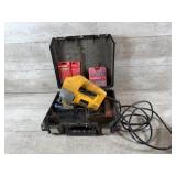 DeWalt DW318 orbital jig saw with Plastic Case