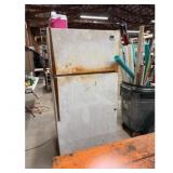 Whirlpool Imperial Top Freezer Refrigerator $50.00