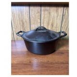 Lodge P10D Cast Iron Dutch Oven Pot