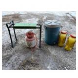 Rubbermaid Gott Cooler Blue w Yellow Jugs Stands -