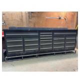 Tool storage cabinet