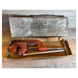 Heavy duty pipe cutter