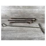 T-hook lifter, crowbars