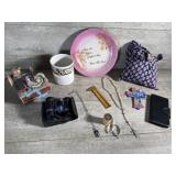 Hanging plate, binoculars