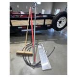 High-lift jack, brush spray shield