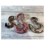 (2) Swivel Hooks, 1 Fixed