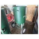 Sandblaster tank