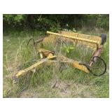 Hydraulic dirt scraper
