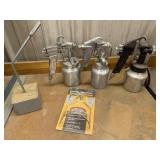 Spray guns and stand