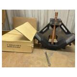 Welding angle vise