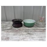 Pyrex bowls, Pyrex measuring cup
