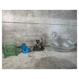 Hen on nest, ring holder