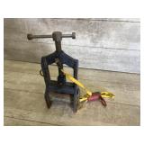 Plastic pipe squeezer