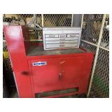 Heavy duty rolling tool box