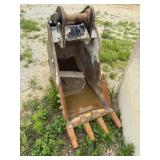 20 inch Tooth Bucket Attachment