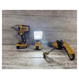 Dewalt 20V 1/2in Impact Wrench, Light