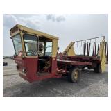 New Holland 1049 Hay Accumulator