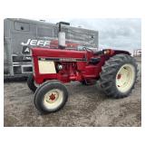 International 784 Tractor