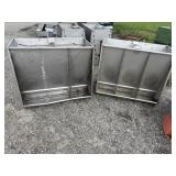 2 Double Sided Hog Feeders