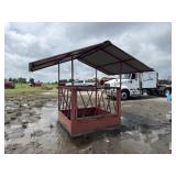 Round Bale Feeder with Roof