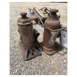 (2) Hydraulic Jacks