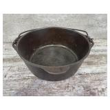 Unmarked #8 Dutch oven