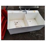 Tub Sink
