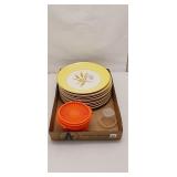 Vintage Dinnerware & Tupperware Lot