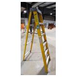 Michigan Ladder Co. Fiberglass Step Ladder