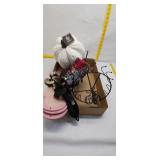 Decorative Lot: Fleur-de-lis, Pumpkin, Jewelry Rac