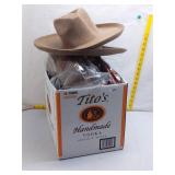 8 Universal Thread Wool Hat