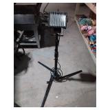 Heavy-Duty Tripod Work Light