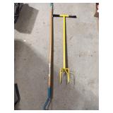 Garden Tool Lot: Hoe & Weeding Fork