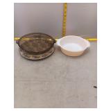 Kitchenware Lot - Pyrex, Fire-King & Flora