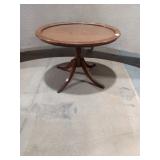 Style Round Pedestal Table