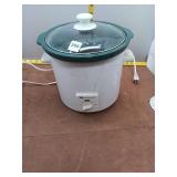 White-Westinghouse Slow Cooker w/ Crock Lid