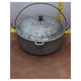 Vintage Hammered Club Aluminum Dutch Oven with Lid