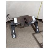 Reese 15,000 lb. Capacity 5th Wheel Trailer Hitch