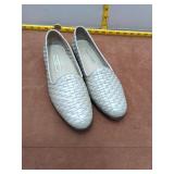 Trotters Liz Woven Bone Loafers - Women's Size 8.5