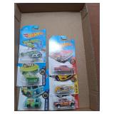 Hot Wheels Lot of 6: Scooby-Doo Mystery Machine +