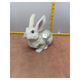 Lifelike Rabbit Garden Statue Bunny Figurine