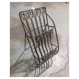 Decorative Metal Folding 2-Tier Magazine Rack