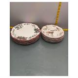 Better Homes & Gardens Christmas Plates Set