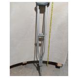 Mediline Aluminum Underarm Crutches